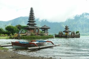 Mengapa Pulau Bali disebut sebagai Pulau Seribu Pura